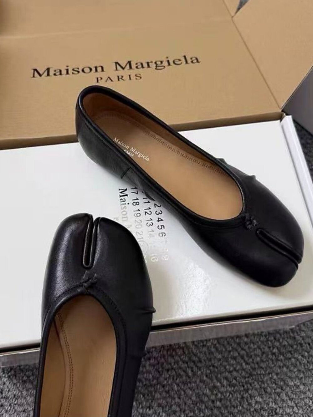Margiela Black Leather Flats - Picture 5 of 5
